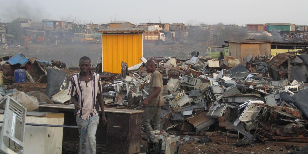 Agbogbloshie discarica rifiuti raee Ghana