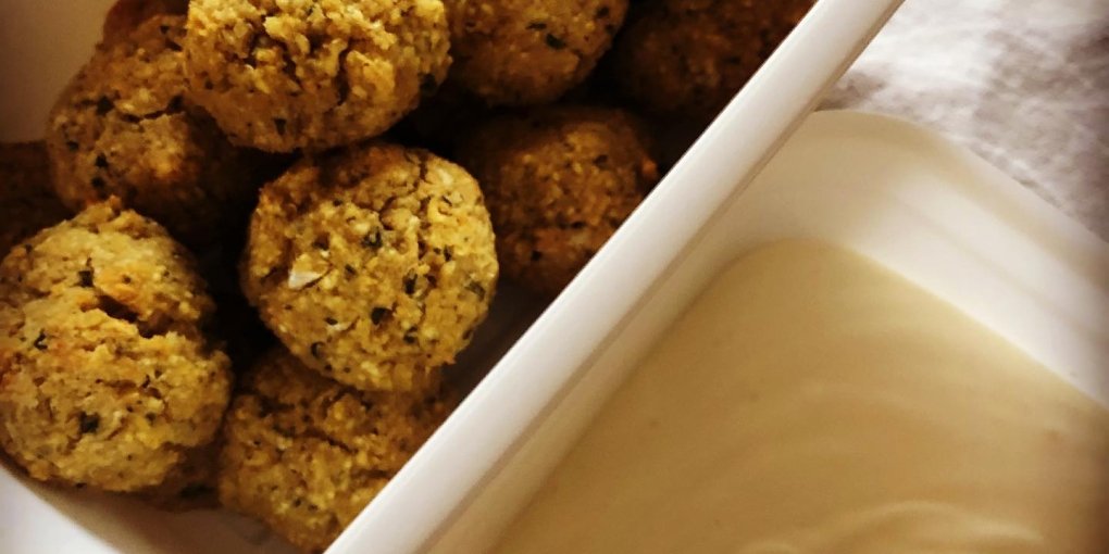 maionese vegana e falafel