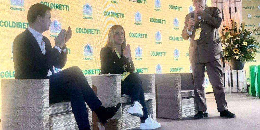 Giorgia Meloni petizione contro il cibo sintetico in provetta