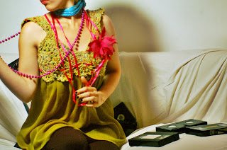 vestiti di Alexandra Guerrero fatti con i mozziconi